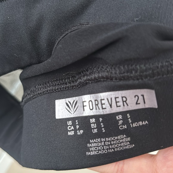 Forever 21 black sports bra - Picture 3 of 3
